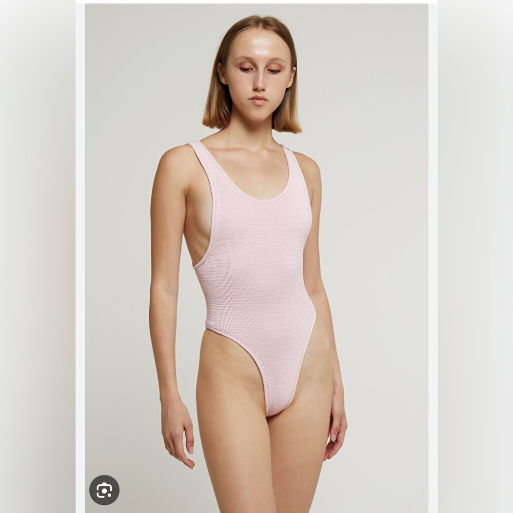 Aerie Shine Rib Birthday Scoop Cheekiest One Piece Swimsuit
Elegant Pink Women's